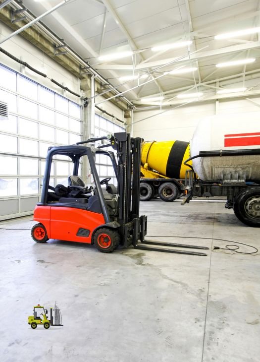 A LIFTER ON A CONSTRUCTION SITE AT DUABI